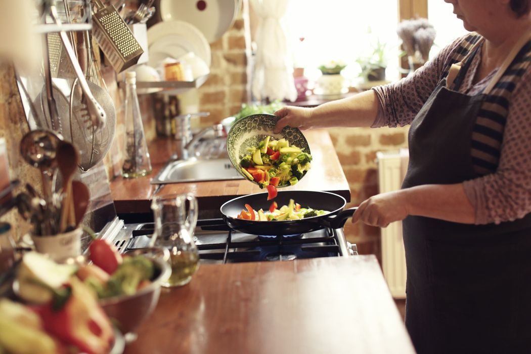 Почему все вдруг стали кулинарами и хакерами? 🍳